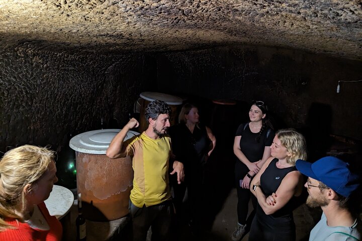 Pitigliano in the footstep of the Etruscan: Hike and wine tasting
