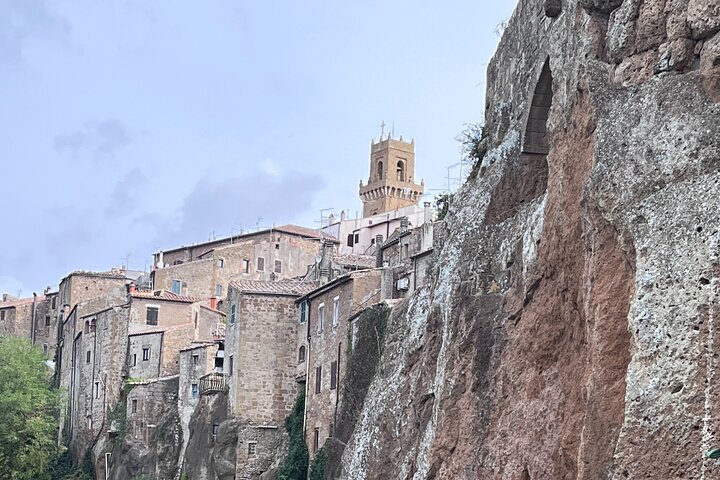 Pitigliano in the footstep of the Etruscan: Hike and wine tasting