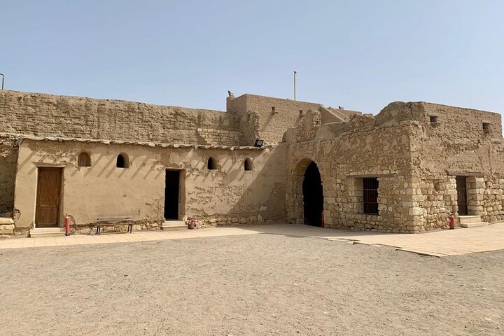Private Sightseeing Tour Visit in El Quseir City with Shopping
