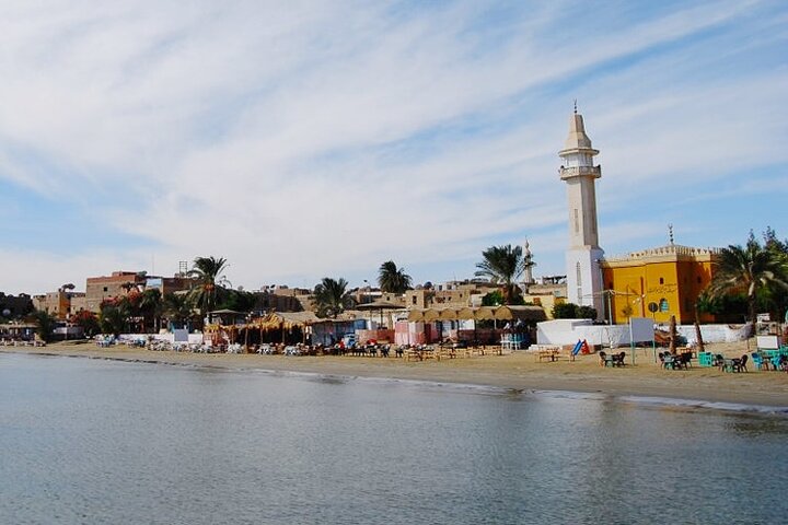 Private Sightseeing Tour Visit in El Quseir City with Shopping