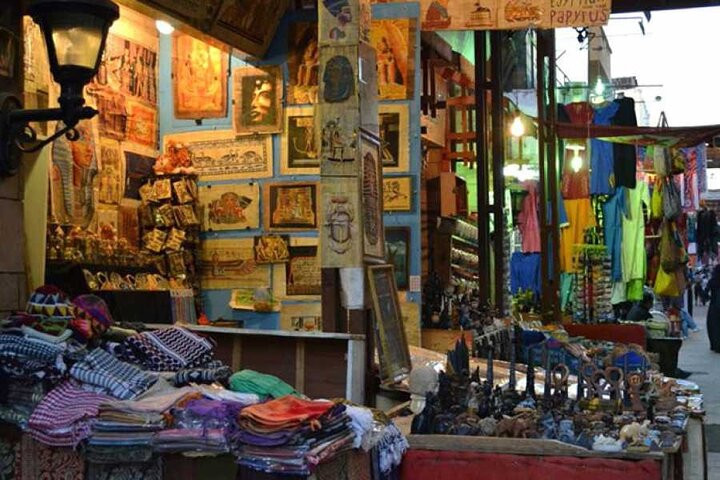 Private Sightseeing Tour Visit in El Quseir City with Shopping