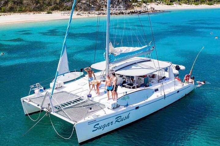 Jost Van Dyke - Sandy Spit & Soggy Dollar Sailing Tour in the BVI