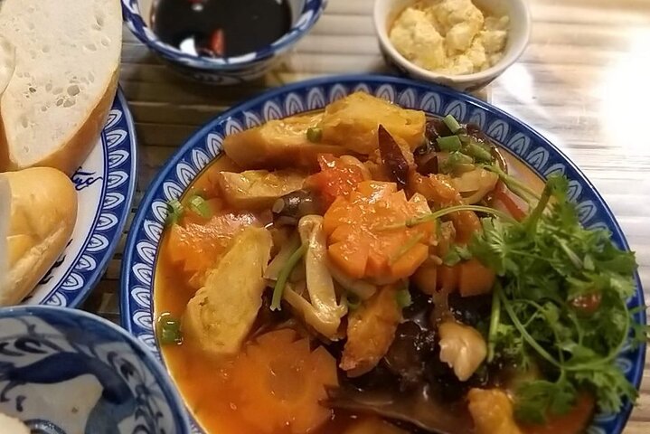 Experience Evening Dalat Food tour
