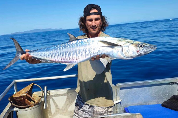 4H Snorkeling and Fishing Cruise on Magnetic Island