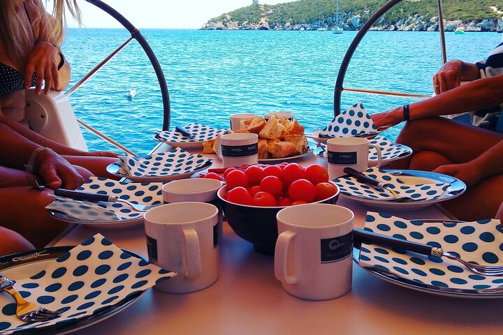Alghero - Sailboat trip with lunch on board,