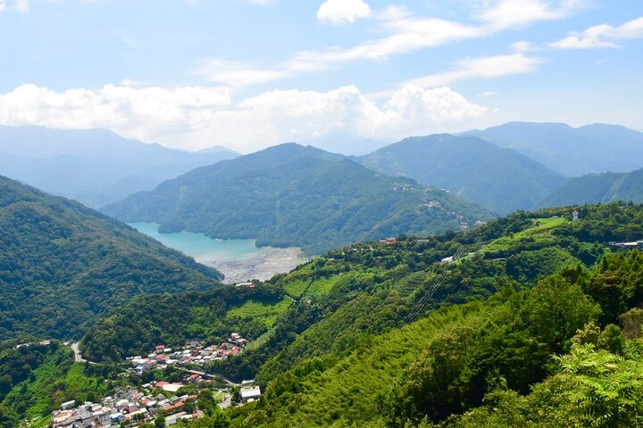 Sun Moon Lake & Qingjing Farm Day Guided Shared Tour | Taichung