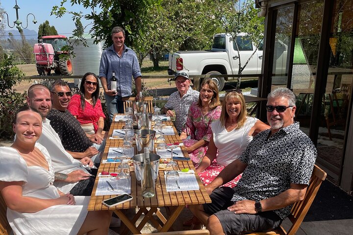 Hunter Valley Mid-Day with Light Lunch Wine Tour