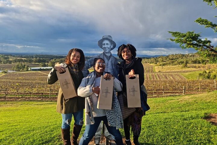 Hunter Valley Mid-Day with Light Lunch Wine Tour