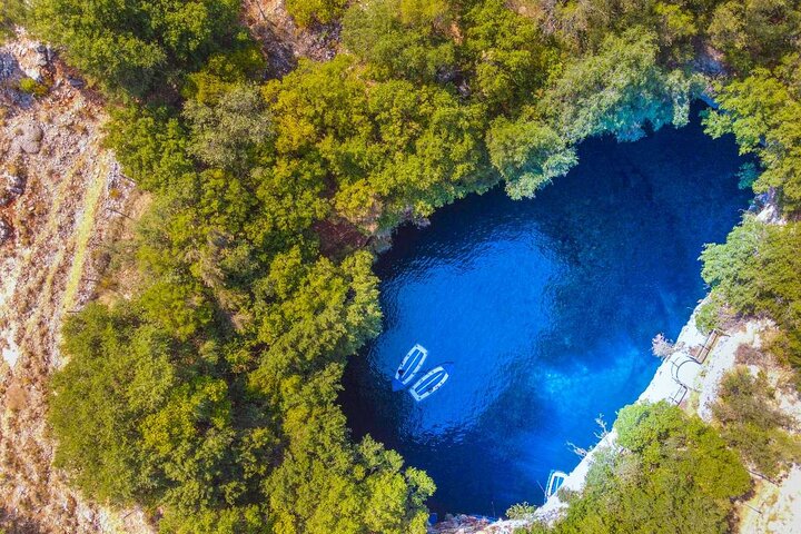 Discover the Highlights of Kefalonia Full-Day Tour