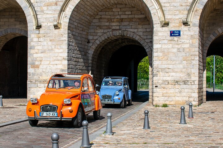 30-Minutes Private Guided Tour of Lille by Convertible 2CV