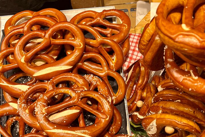 Berlin: Mitte District Food Tour with 7 Authentic Local Tastings