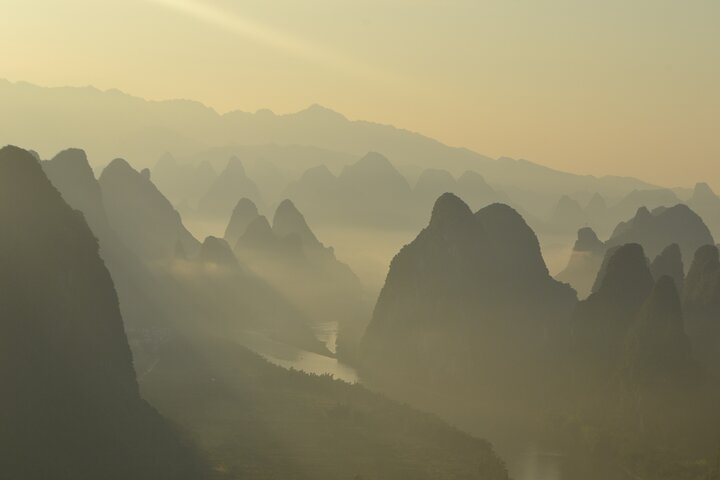 Guilin Best 1-Day Tour: Li River, Xianggong Hill and Yulong River