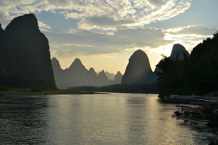 Guilin Best 1-Day Tour: Li River, Xianggong Hill and Yulong River