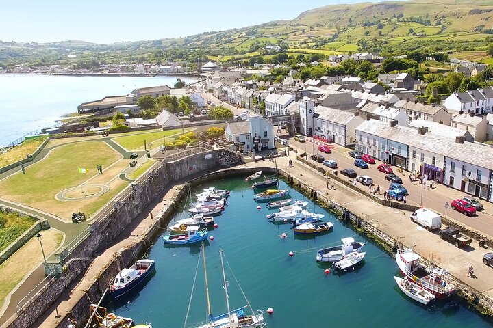 Giants Causeway and Castles from Belfast: Guided Tour