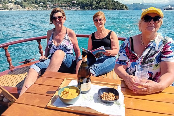 8 Hours Cinque Terre with Lunch on Boat in Spezia