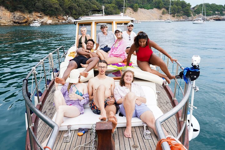 8 Hours Cinque Terre with Lunch on Boat in Spezia