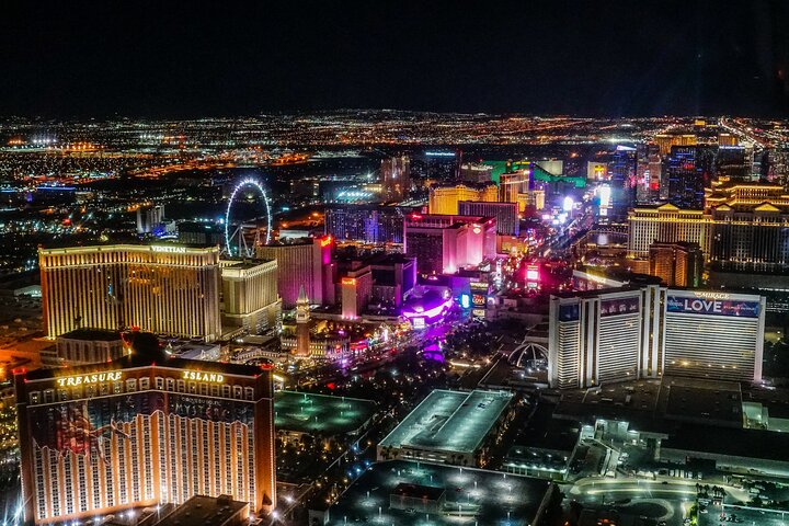 Las Vegas Strip Highlights by Helicopter at Night
