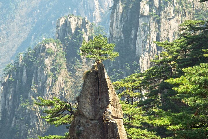 3-Day Yellow Mountains, Hongcun Village and Tunxi Ancient Street Private Tour
