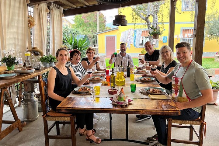 Lucca Farmhouse Cooking Class or Traditional Tuscan Meal