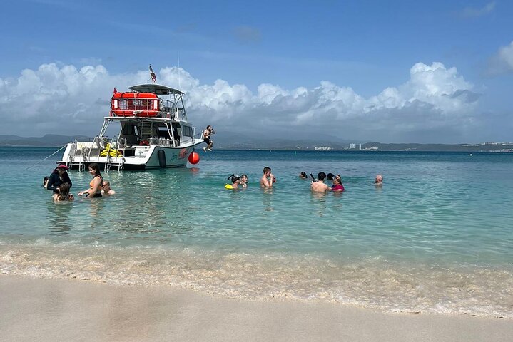 Culebra Snorkeling and Beach Day Tour All Inclusive