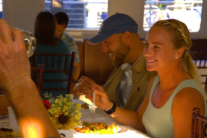 Key West Sunset Cruise: Dinner, Live Music & Drinks Included