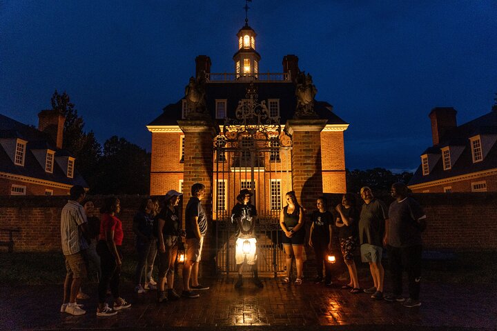 Whispers of Williamsburg Haunted Ghost Tour with Add-on options