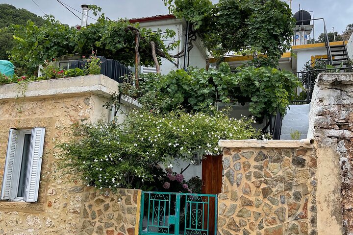 PRIVATE-Zeus’ Birthplace - Knossos-Olive oil Factory-Old Villages
