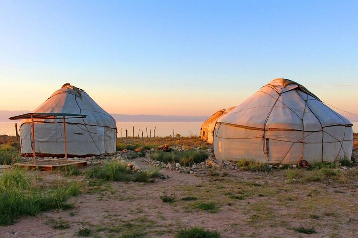 2-Day Issyk Kul Small Group Tour with Yurt Stay and Eagle Show