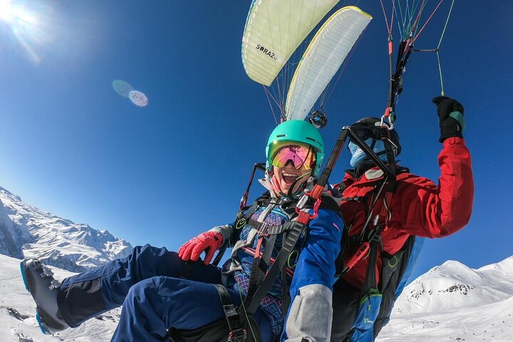Cloudbase Paragliding in Gudauri, Georgia