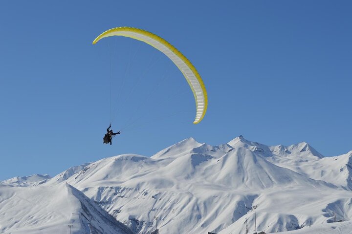 Cloudbase Paragliding in Gudauri, Georgia