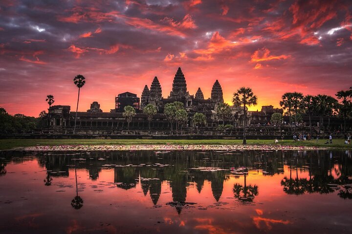 Angkor Wat Sunrise & All Highlight Angkor Temple Private Day Tour