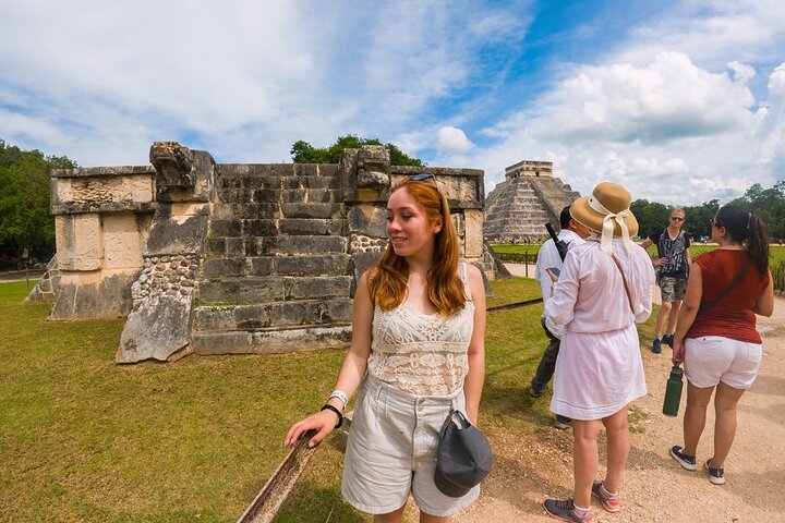 Guided Tour to Chichén Itzá and Cenote and Valladolid with Lunch
