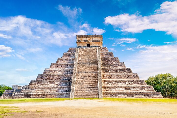 Guided Tour to Chichén Itzá and Cenote and Valladolid with Lunch
