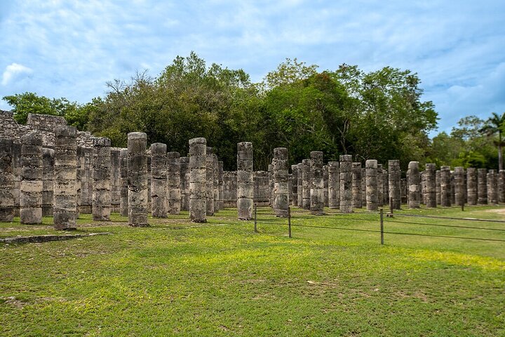 Guided Tour to Chichén Itzá and Cenote and Valladolid with Lunch