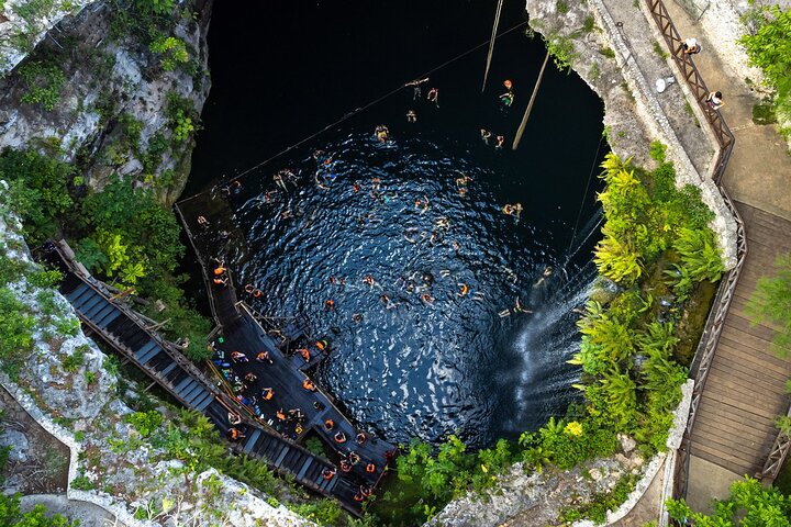 Guided Tour to Chichén Itzá and Cenote and Valladolid with Lunch