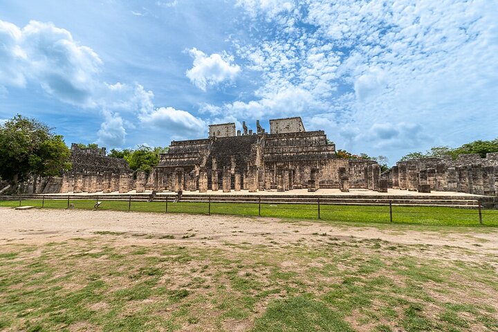 Guided Tour to Chichén Itzá and Cenote and Valladolid with Lunch