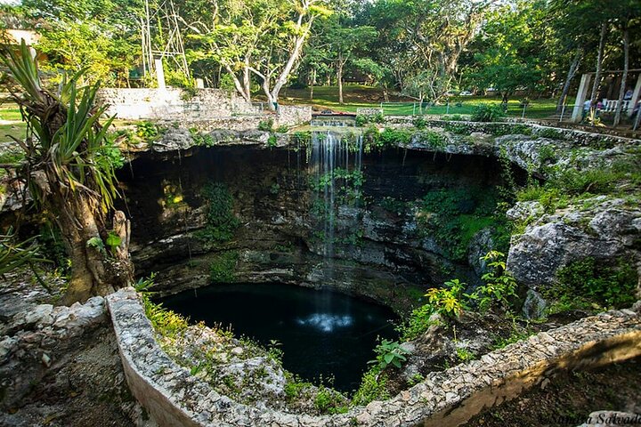 Guided Tour to Chichén Itzá and Cenote and Valladolid with Lunch