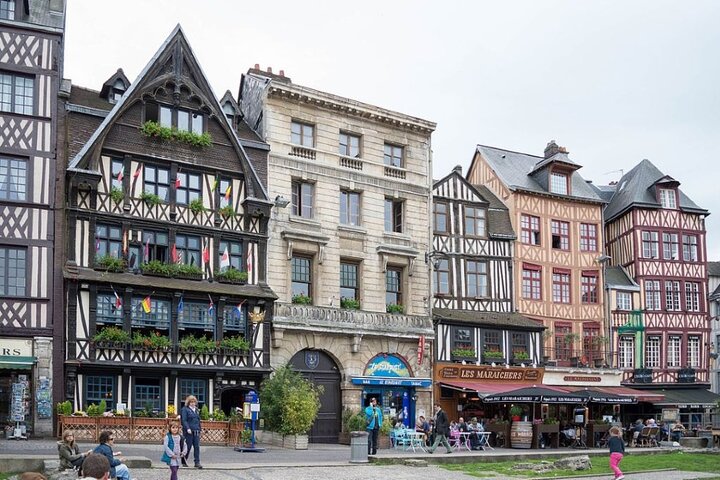 Rouen: Private Walking Tour with a Licensed Tour Guide