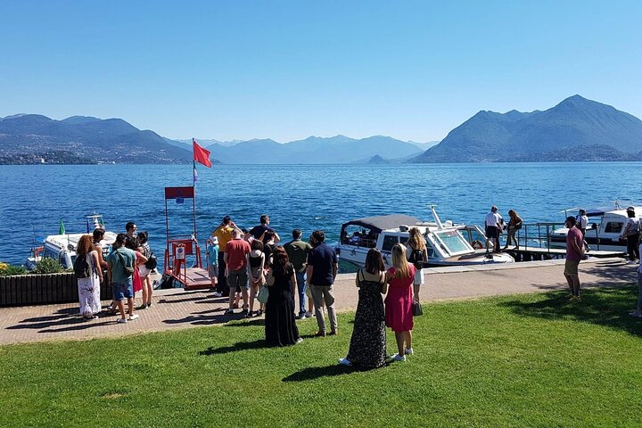 Stresa: Isola Pescatori and Isola Bella Hop-on Hop-off boat tour
