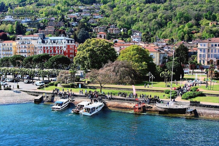Stresa: Isola Pescatori and Isola Bella Hop-on Hop-off boat tour