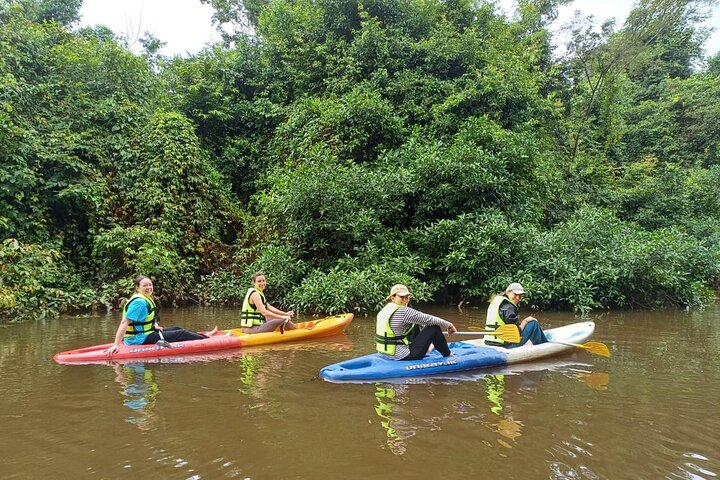 Tambopata. Sandoval lake and parrot clay lick, 3 days 2 nights