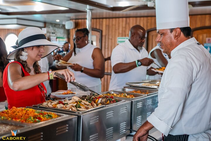 Sunset Mexican Dinner Cruise and Live Music in Cabo San Lucas