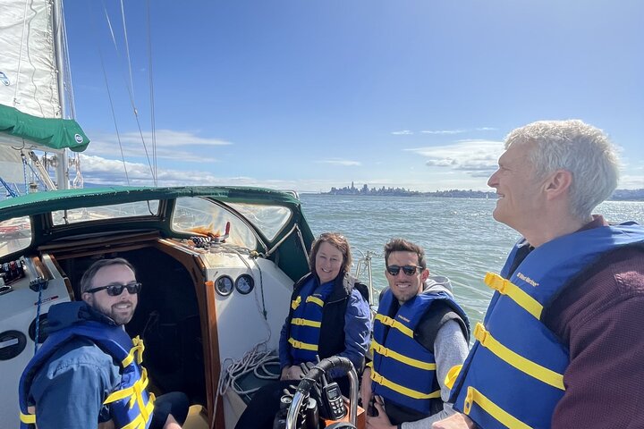 2hr. PRIVATE Sailing Experience on San Francisco Bay (6 Guests)
