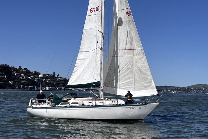 2hr. PRIVATE Sailing Experience on San Francisco Bay (6 Guests)