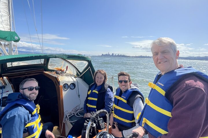 2hr. PRIVATE Sailing Experience on San Francisco Bay (6 Guests)