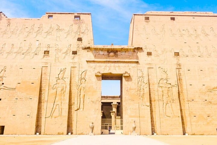 Day Tour: Visit Edfu & Kom Ombo Temples from Luxor