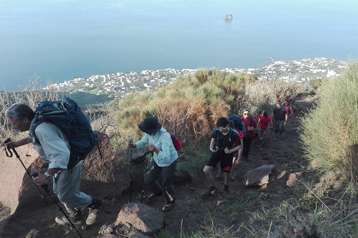 Sunset excursion on the Stromboli volcano