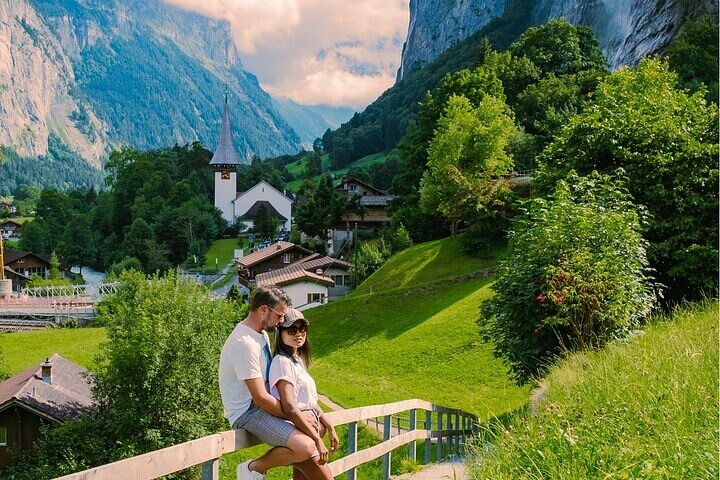 Discover Lauterbrunnen with CHEESE & CHOCOLATE
