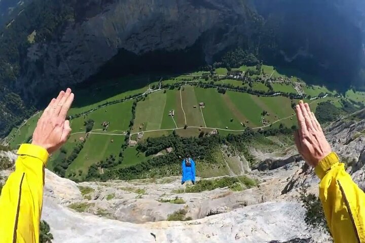 Discover Lauterbrunnen with CHEESE & CHOCOLATE