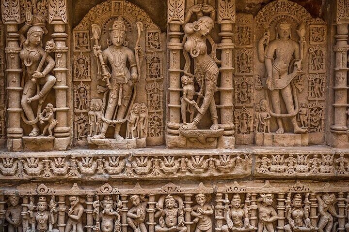 Easy Private Tour at Sun Temple and Rani Ki Vav by Car